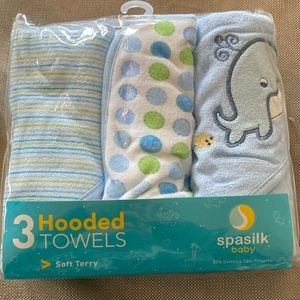 Hooded towel set. NWOT